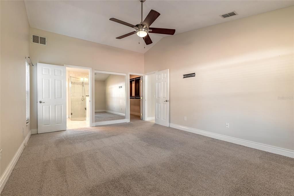 For Sale: $399,900 (3 beds, 2 baths, 2042 Square Feet)