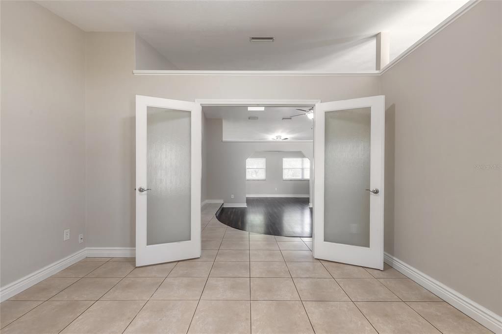 For Sale: $399,900 (3 beds, 2 baths, 2042 Square Feet)