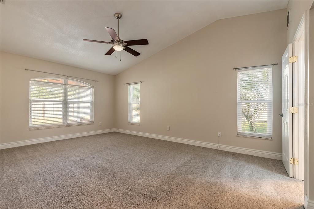 For Sale: $399,900 (3 beds, 2 baths, 2042 Square Feet)