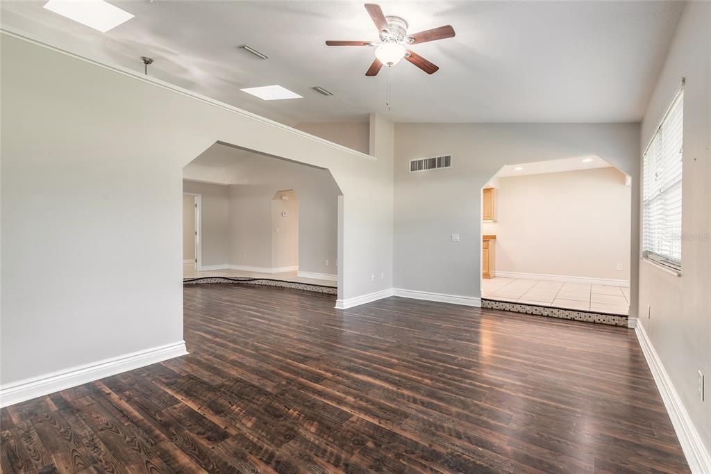 For Sale: $399,900 (3 beds, 2 baths, 2042 Square Feet)