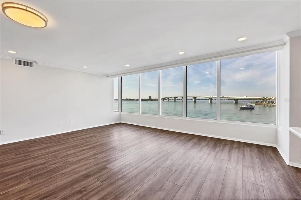 待售: $950,000 (2 贝兹, 2 浴室, 1454 平方英尺)