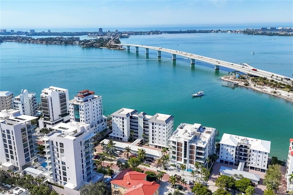 待售: $950,000 (2 贝兹, 2 浴室, 1454 平方英尺)