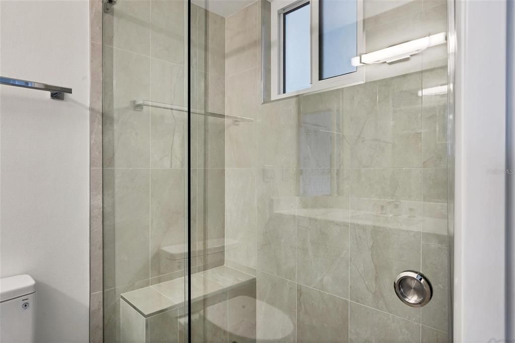 待售: $950,000 (2 贝兹, 2 浴室, 1454 平方英尺)