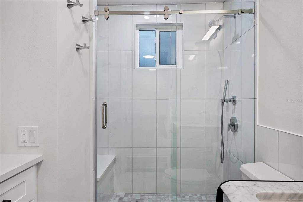 待售: $950,000 (2 贝兹, 2 浴室, 1454 平方英尺)