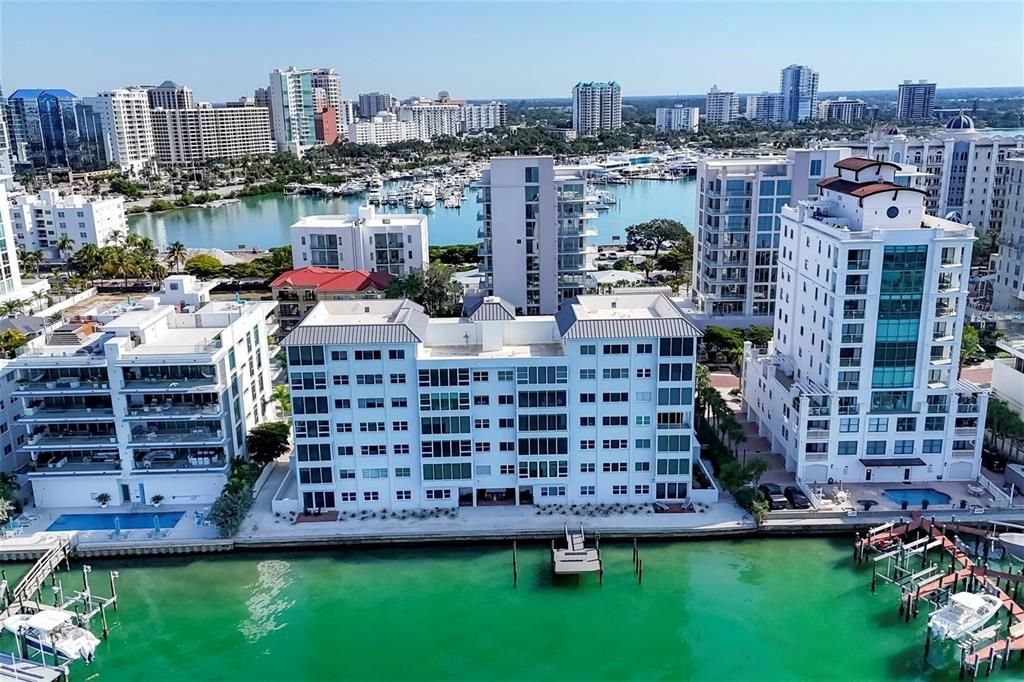 待售: $950,000 (2 贝兹, 2 浴室, 1454 平方英尺)