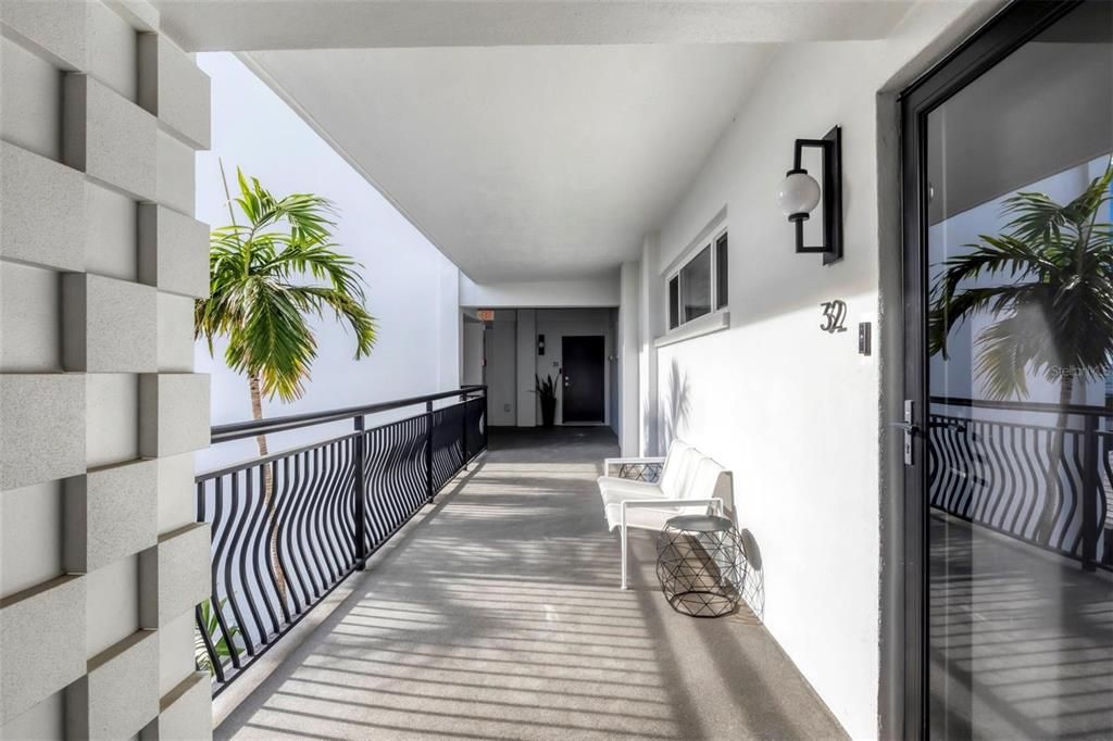 待售: $950,000 (2 贝兹, 2 浴室, 1454 平方英尺)