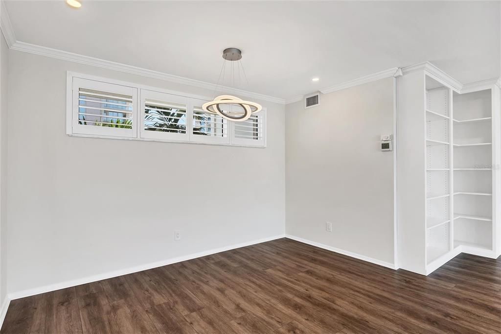 待售: $950,000 (2 贝兹, 2 浴室, 1454 平方英尺)