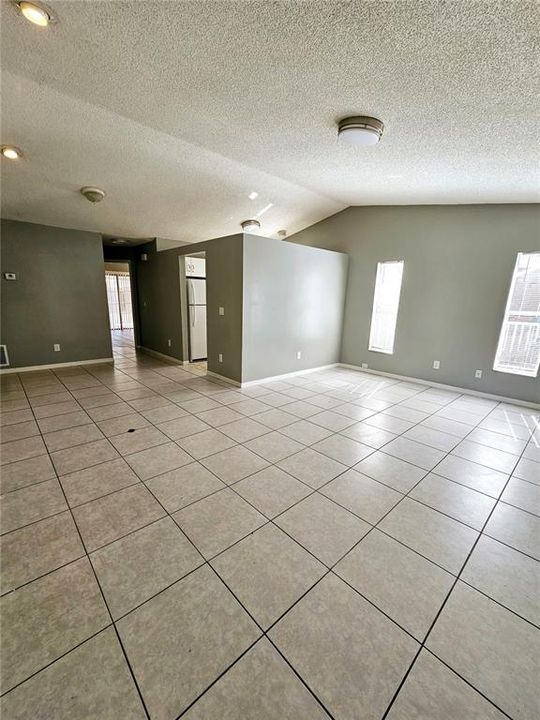 For Rent: $1,899 (2 beds, 2 baths, 930 Square Feet)