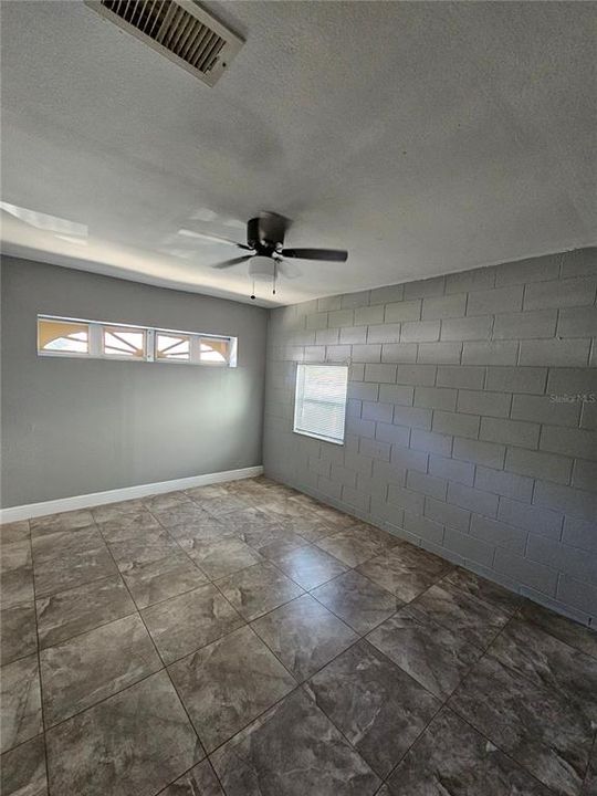 For Rent: $1,899 (2 beds, 2 baths, 930 Square Feet)