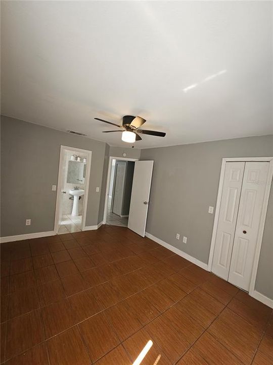 For Rent: $1,899 (2 beds, 2 baths, 930 Square Feet)