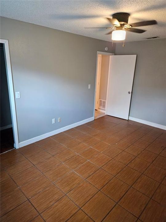 For Rent: $1,899 (2 beds, 2 baths, 930 Square Feet)