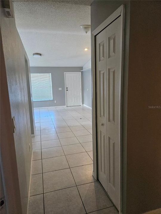 For Rent: $1,899 (2 beds, 2 baths, 930 Square Feet)