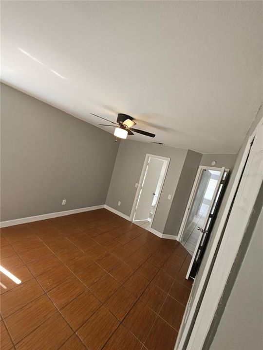 For Rent: $1,899 (2 beds, 2 baths, 930 Square Feet)