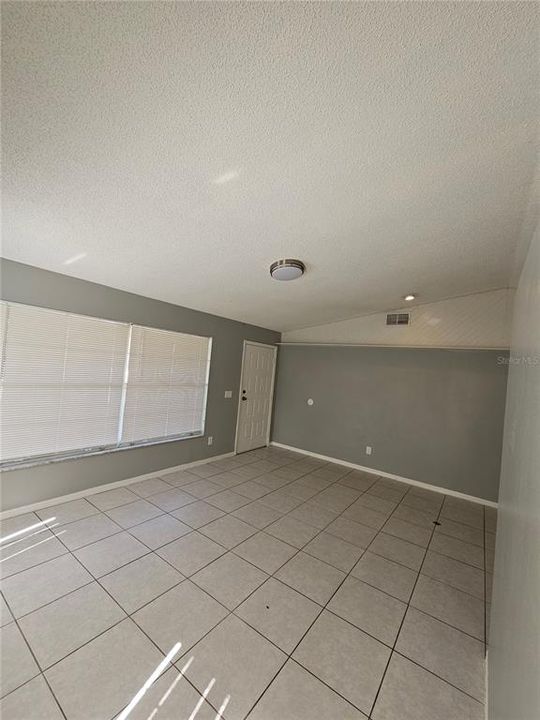 For Rent: $1,899 (2 beds, 2 baths, 930 Square Feet)