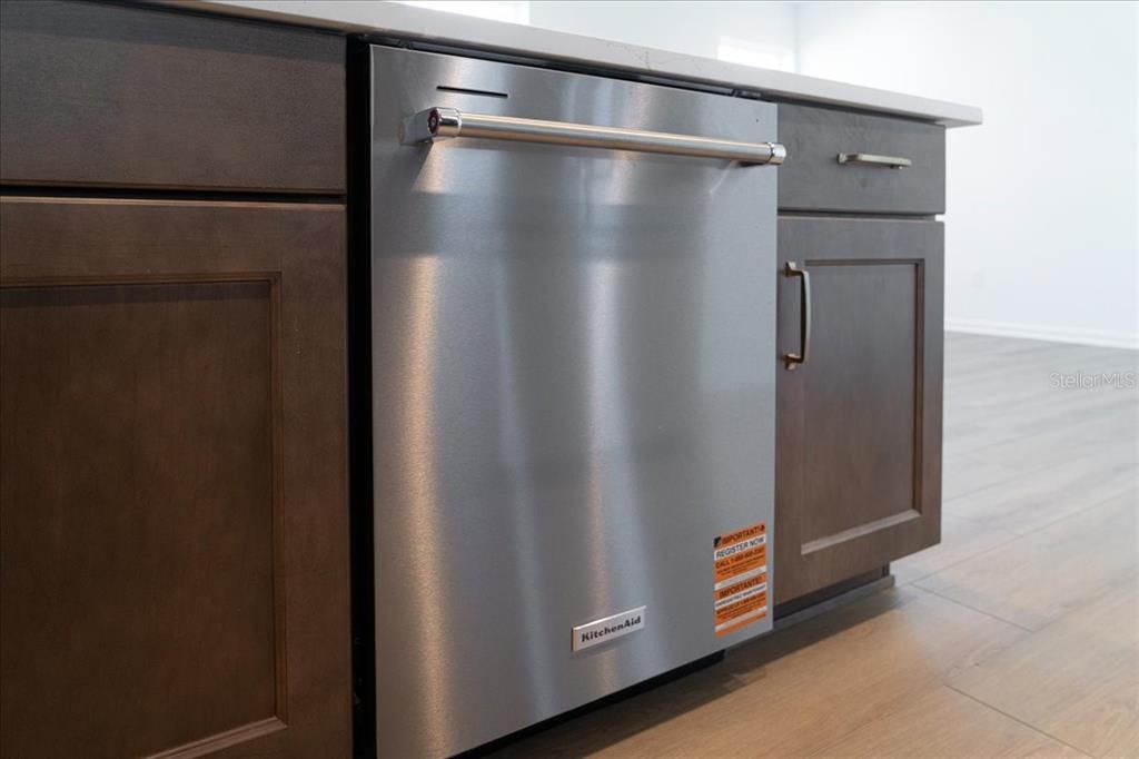 出租: $2,850 (4 贝兹, 3 浴室, 2031 平方英尺)