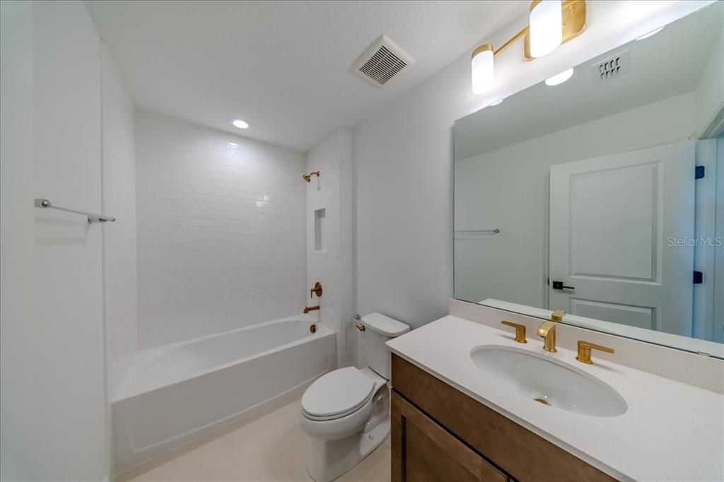 出租: $2,850 (4 贝兹, 3 浴室, 2031 平方英尺)