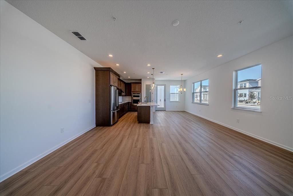 出租: $2,850 (4 贝兹, 3 浴室, 2031 平方英尺)