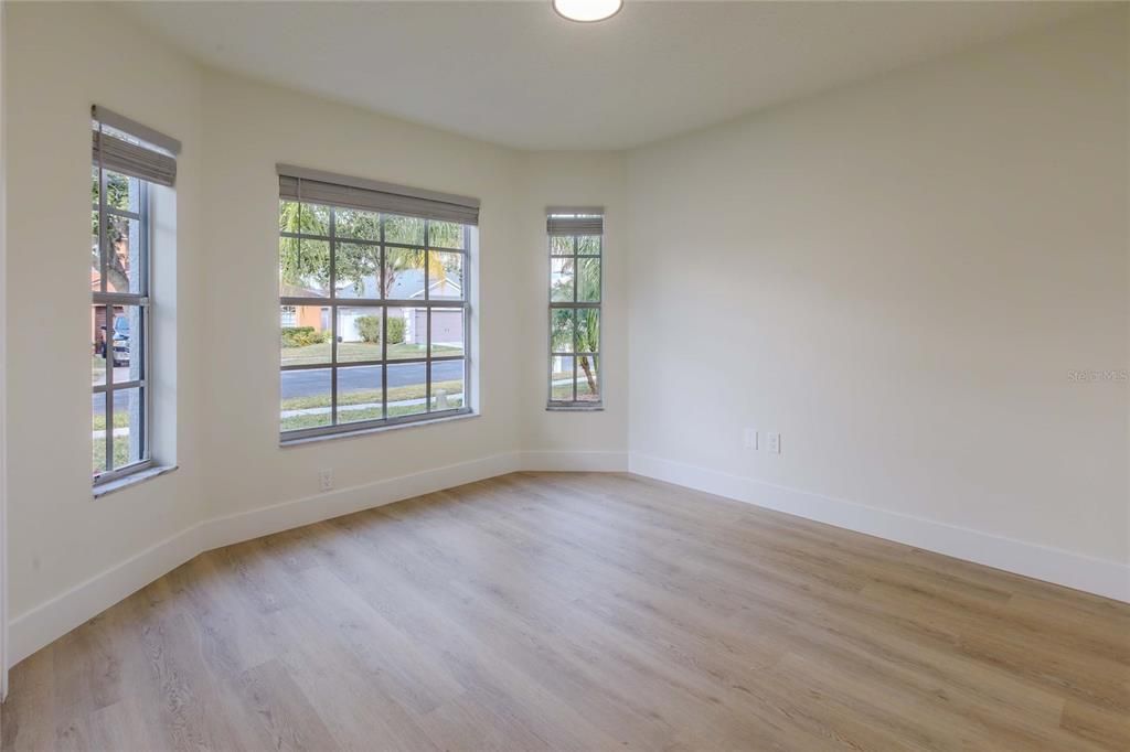 Active With Contract: $369,000 (4 beds, 3 baths, 1810 Square Feet)