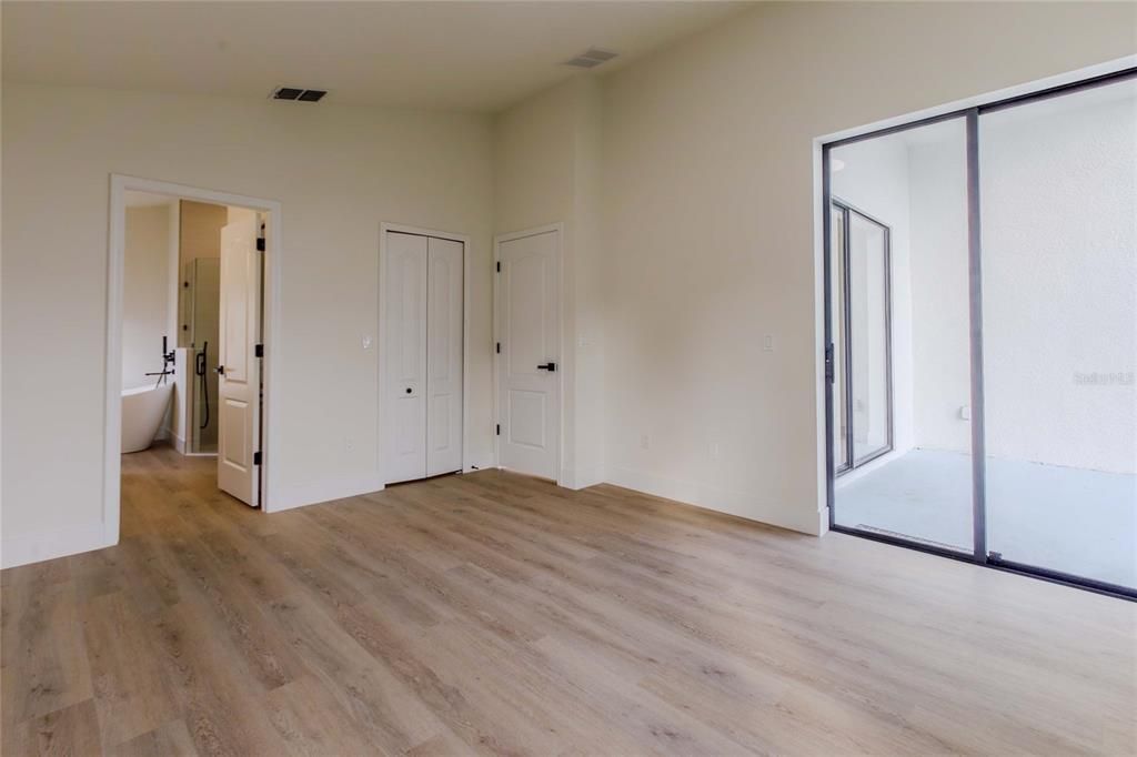 Active With Contract: $369,000 (4 beds, 3 baths, 1810 Square Feet)