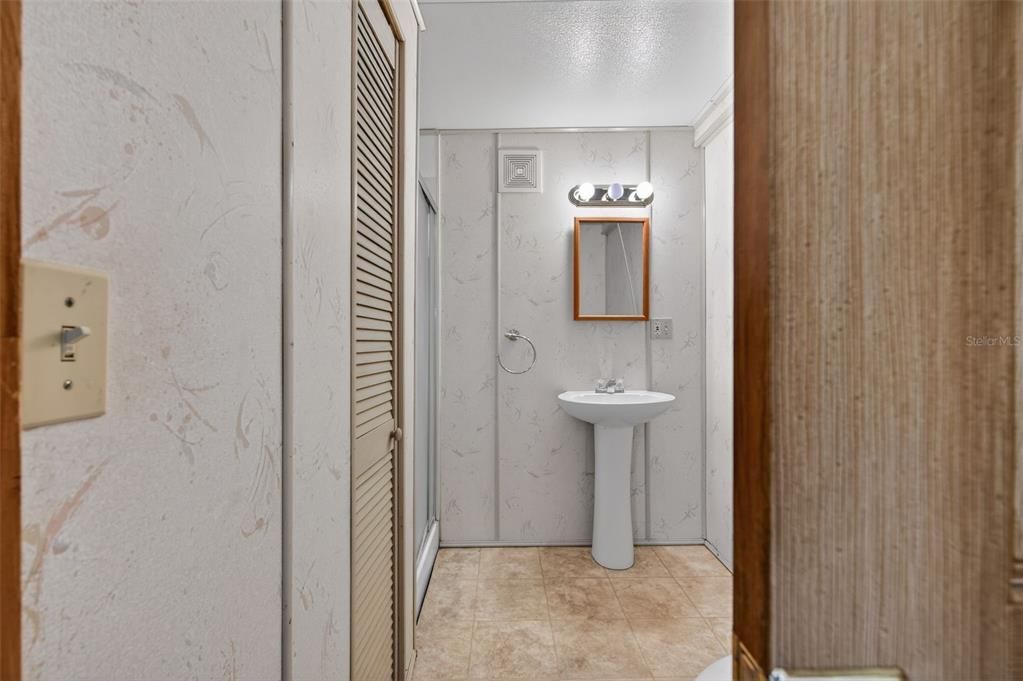 For Sale: $119,000 (3 beds, 2 baths, 928 Square Feet)