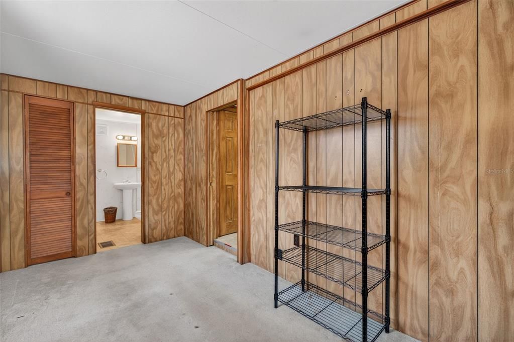 For Sale: $119,000 (3 beds, 2 baths, 928 Square Feet)