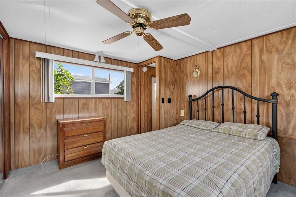 For Sale: $119,000 (3 beds, 2 baths, 928 Square Feet)