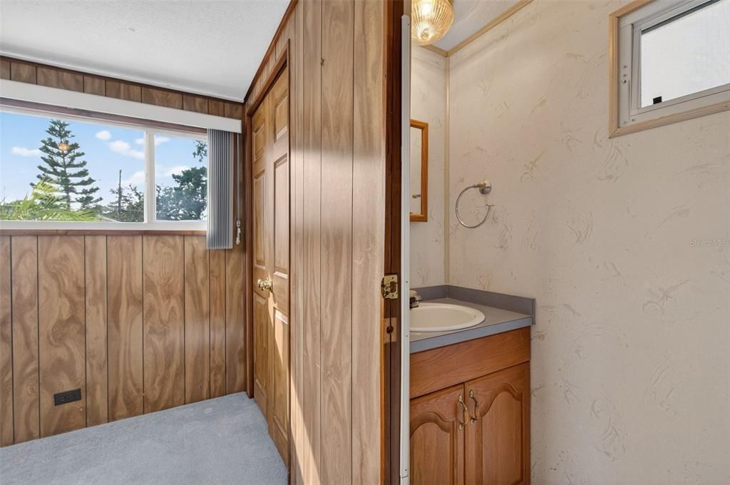 For Sale: $119,000 (3 beds, 2 baths, 928 Square Feet)