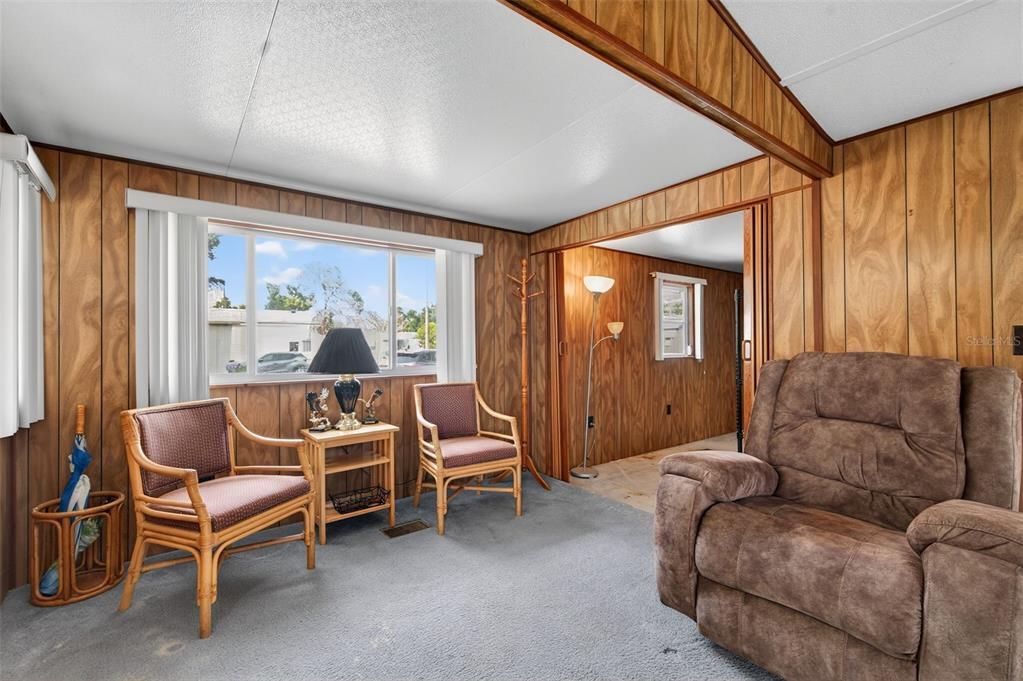 For Sale: $119,000 (3 beds, 2 baths, 928 Square Feet)