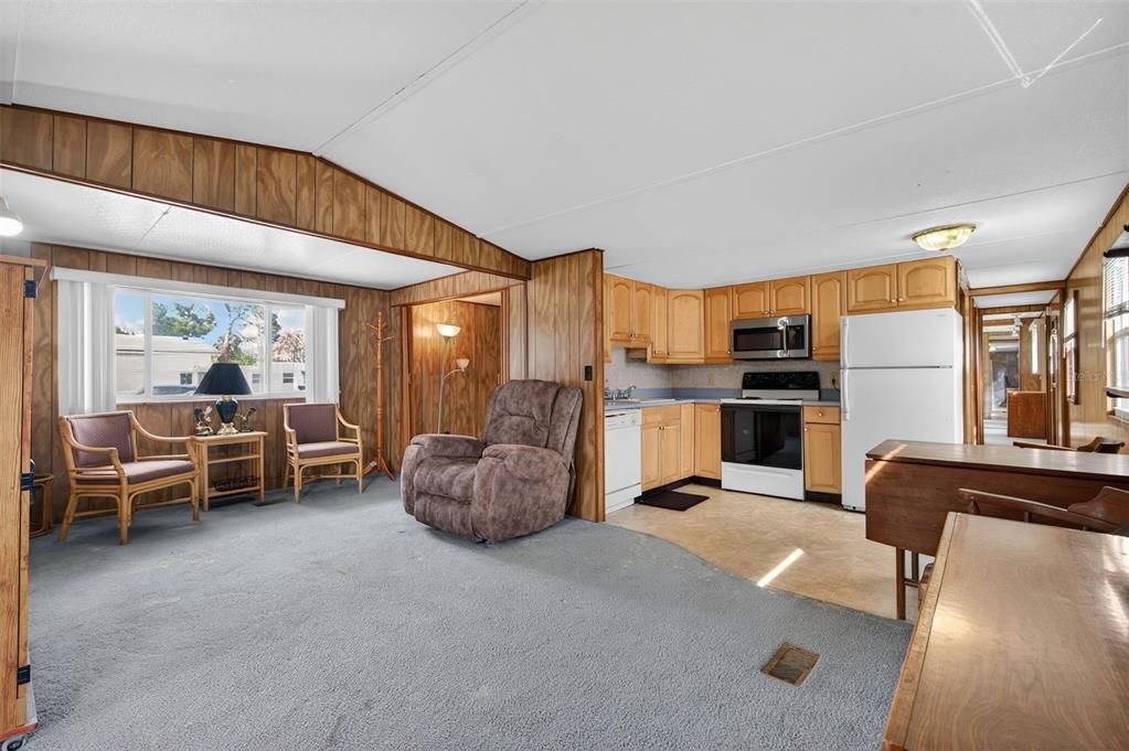 For Sale: $119,000 (3 beds, 2 baths, 928 Square Feet)