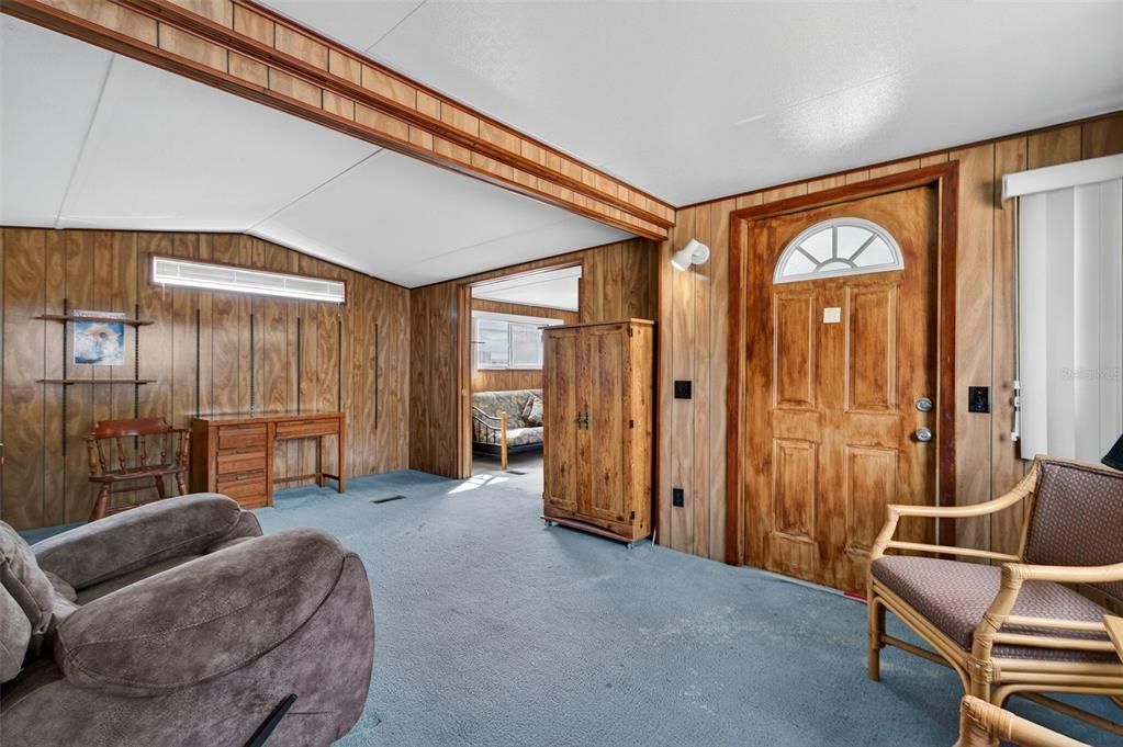 For Sale: $119,000 (3 beds, 2 baths, 928 Square Feet)