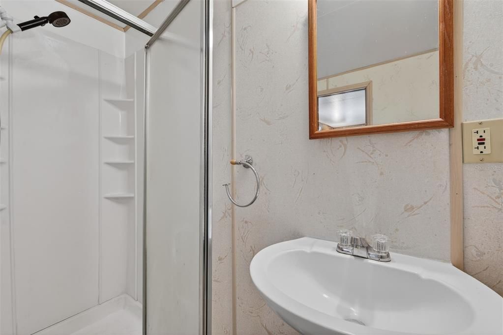 For Sale: $119,000 (3 beds, 2 baths, 928 Square Feet)