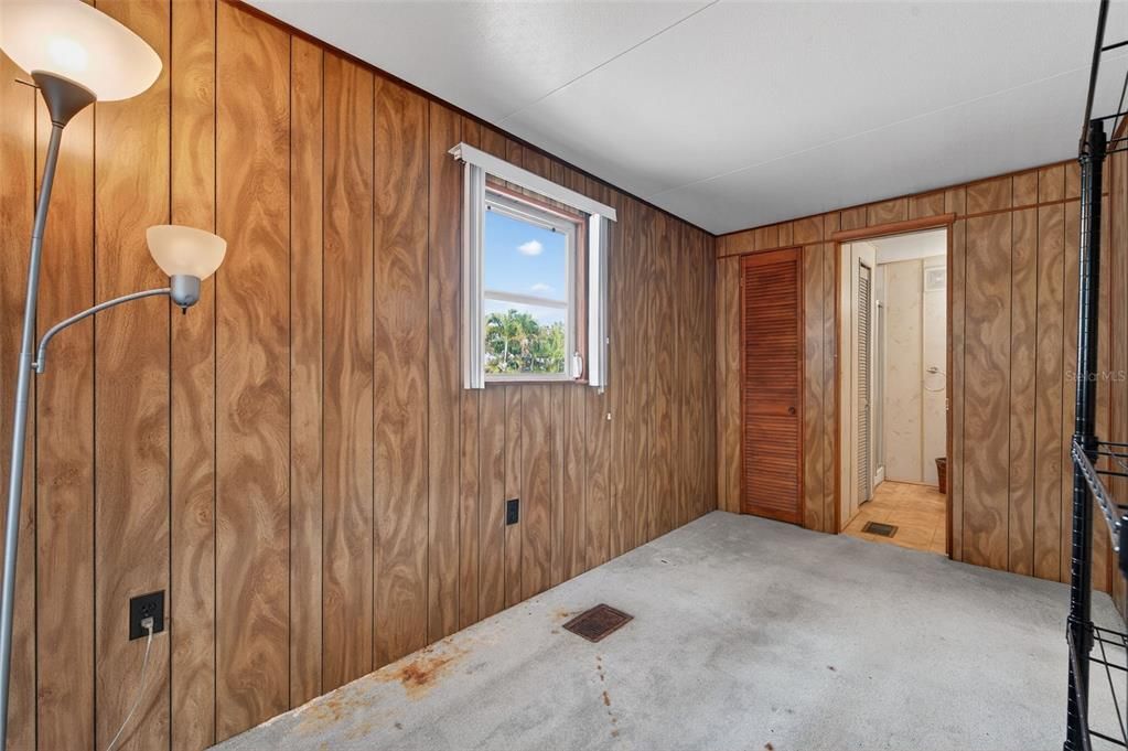 For Sale: $119,000 (3 beds, 2 baths, 928 Square Feet)