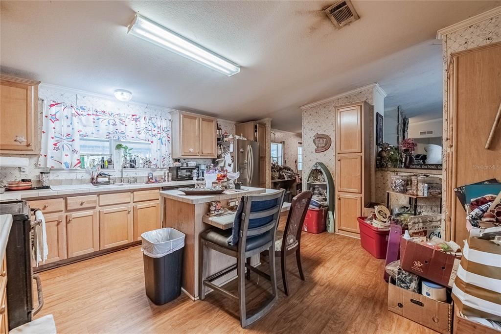 На продажу: $250,000 (3 спален, 2 ванн, 2015 Квадратных фут)