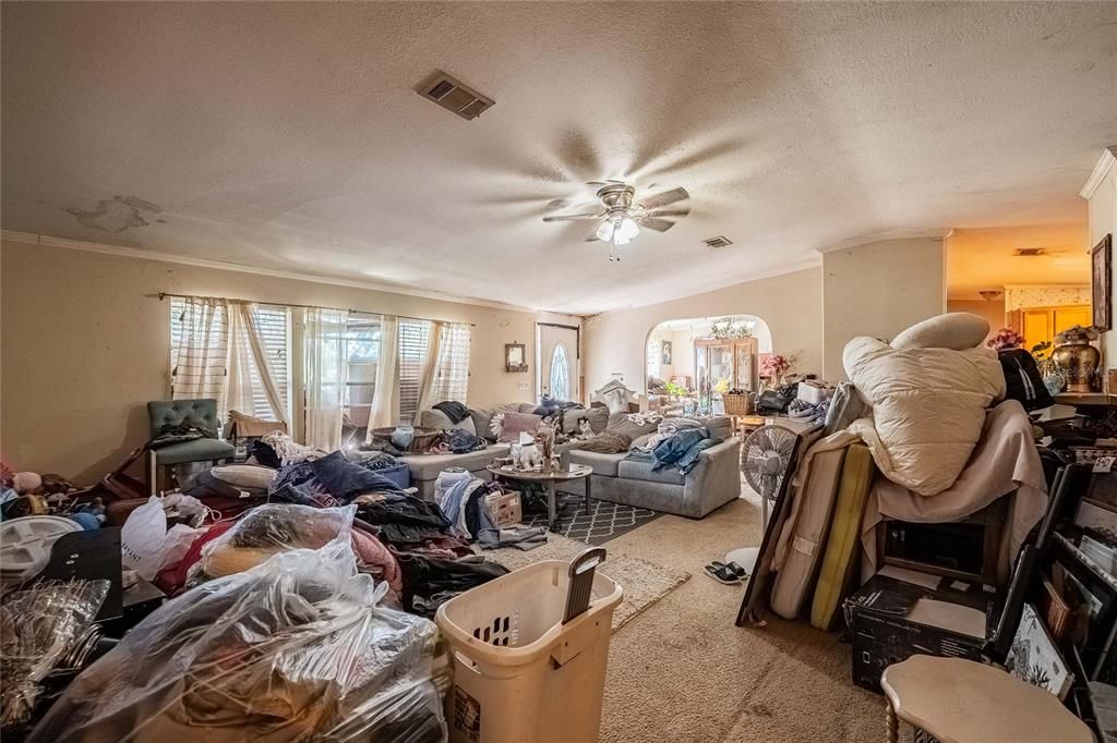 На продажу: $250,000 (3 спален, 2 ванн, 2015 Квадратных фут)