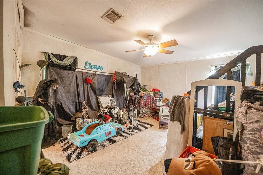 На продажу: $250,000 (3 спален, 2 ванн, 2015 Квадратных фут)