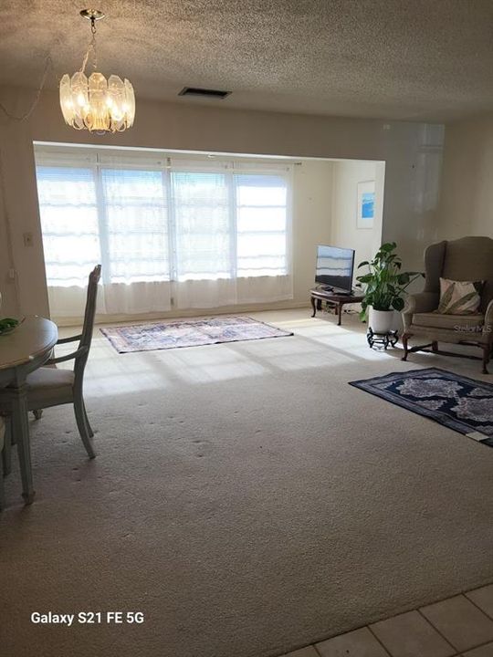 待售: $105,000 (1 贝兹, 1 浴室, 880 平方英尺)