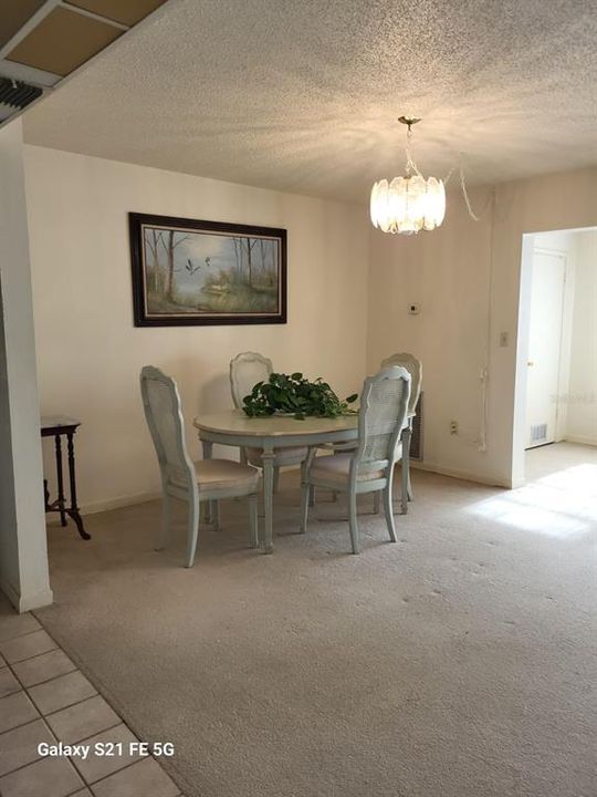 待售: $105,000 (1 贝兹, 1 浴室, 880 平方英尺)