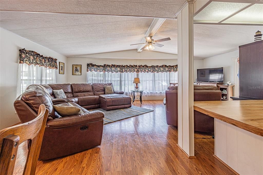 En Venta: $175,000 (2 camas, 2 baños, 1248 Pies cuadrados)