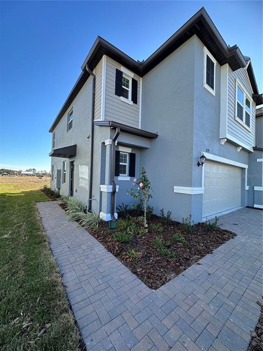 For Rent: $2,400 (3 beds, 2 baths, 1851 Square Feet)