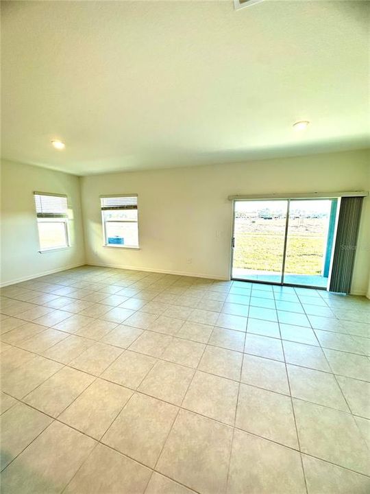 For Rent: $2,400 (3 beds, 2 baths, 1851 Square Feet)