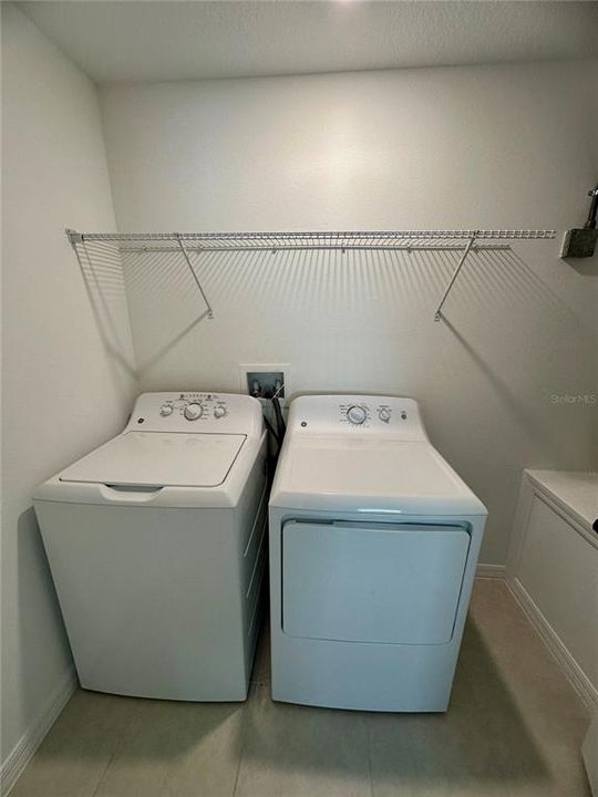 For Rent: $2,400 (3 beds, 2 baths, 1851 Square Feet)