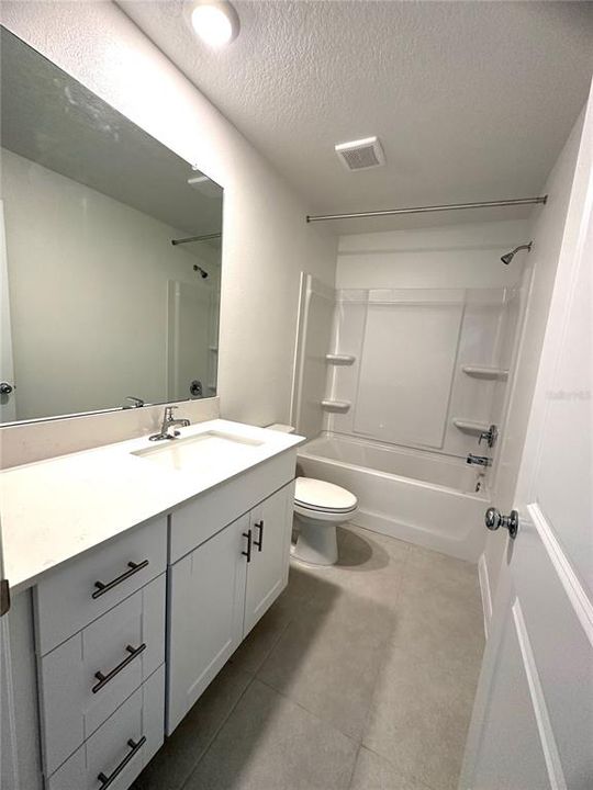 For Rent: $2,400 (3 beds, 2 baths, 1851 Square Feet)