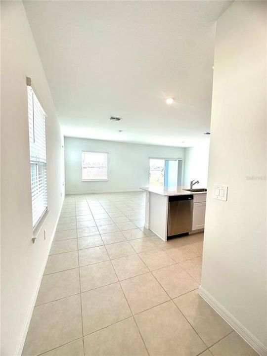 For Rent: $2,400 (3 beds, 2 baths, 1851 Square Feet)