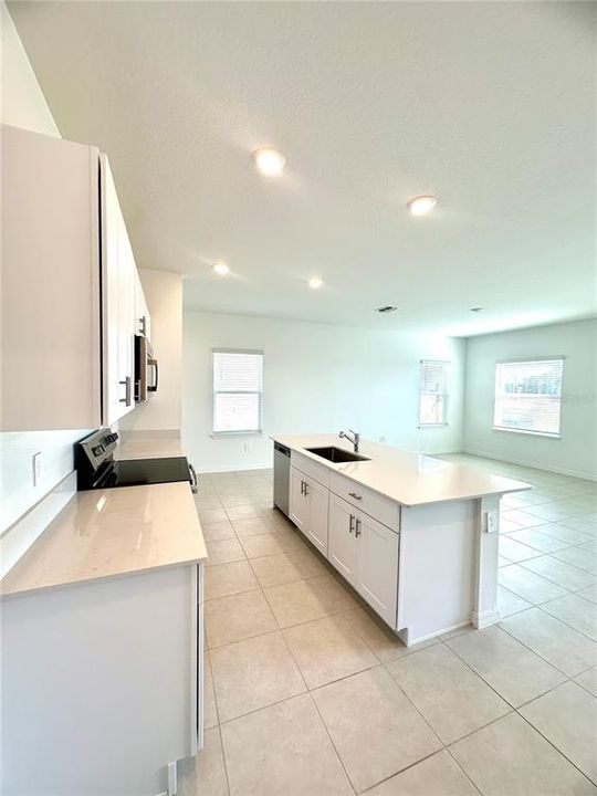 For Rent: $2,400 (3 beds, 2 baths, 1851 Square Feet)