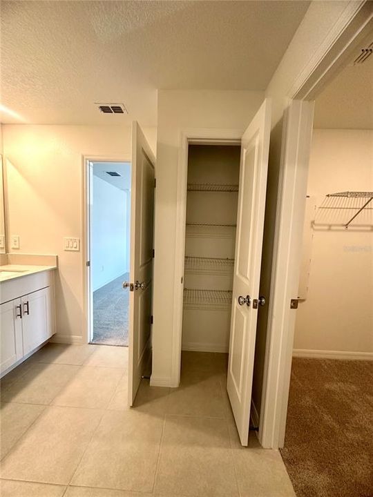 For Rent: $2,400 (3 beds, 2 baths, 1851 Square Feet)