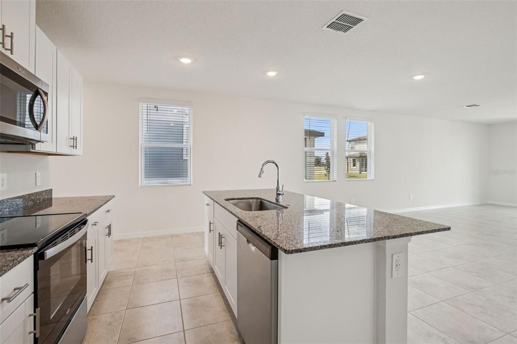 For Sale: $312,105 (4 beds, 2 baths, 1607 Square Feet)