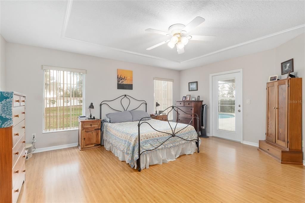 Active With Contract: $377,000 (3 beds, 2 baths, 1929 Square Feet)