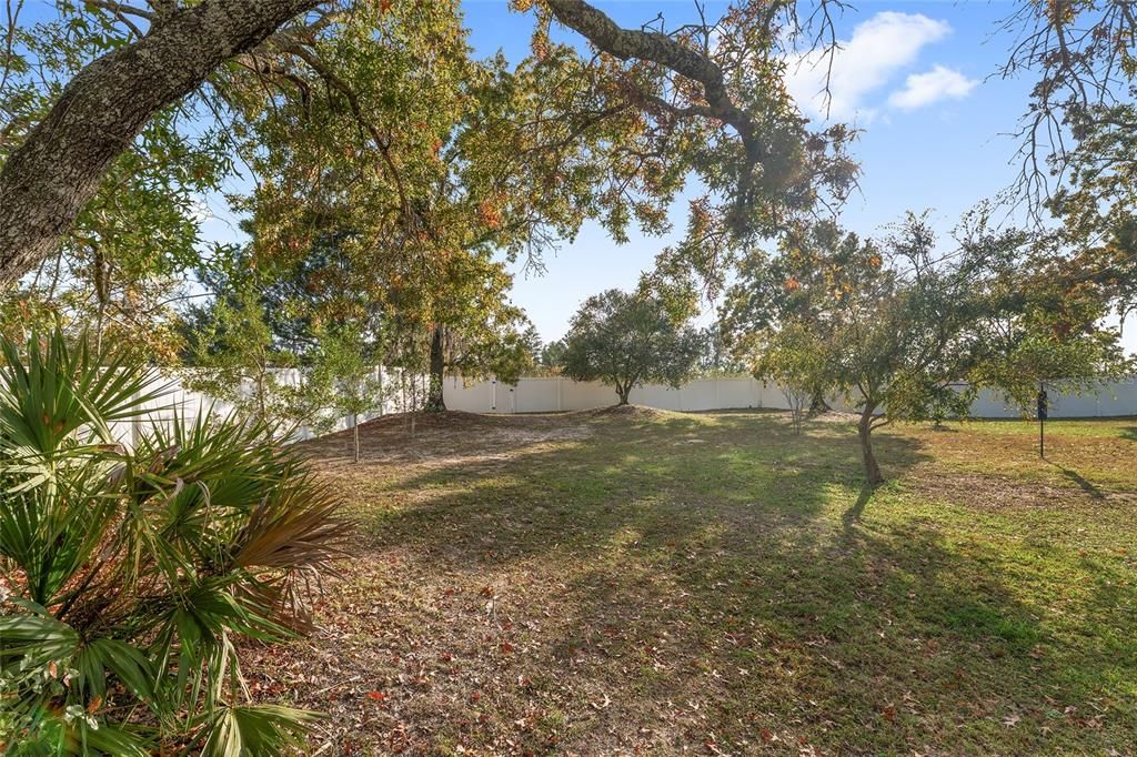 Active With Contract: $377,000 (3 beds, 2 baths, 1929 Square Feet)