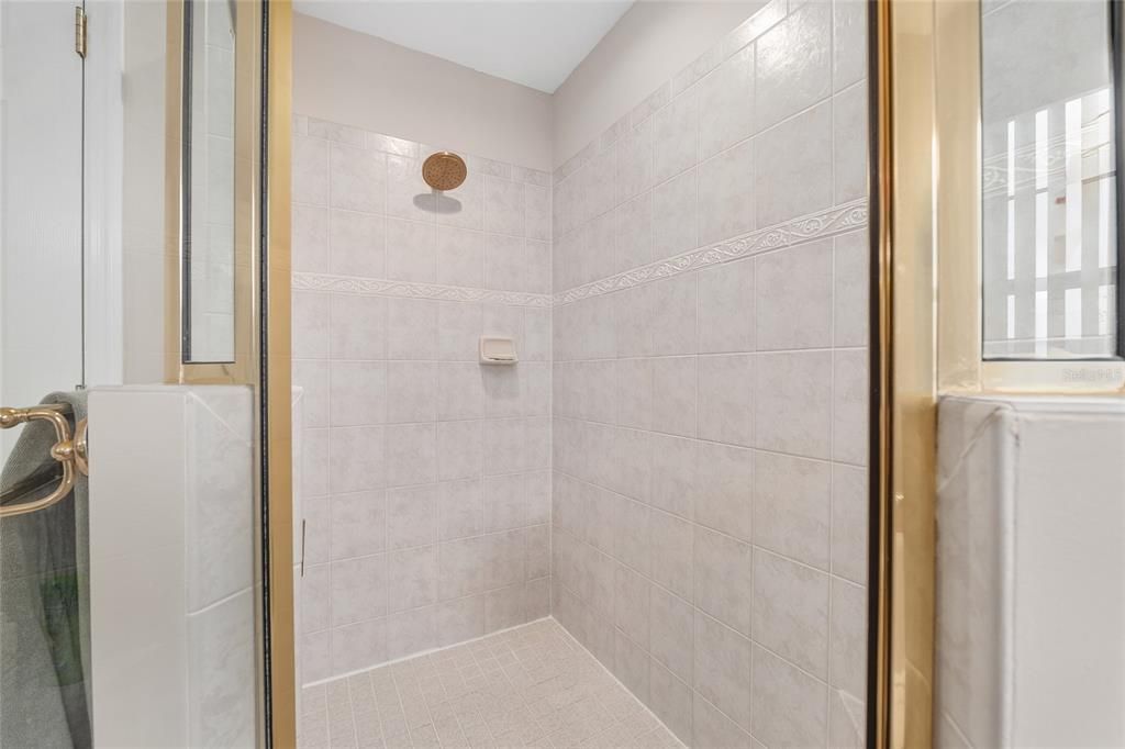 Active With Contract: $377,000 (3 beds, 2 baths, 1929 Square Feet)