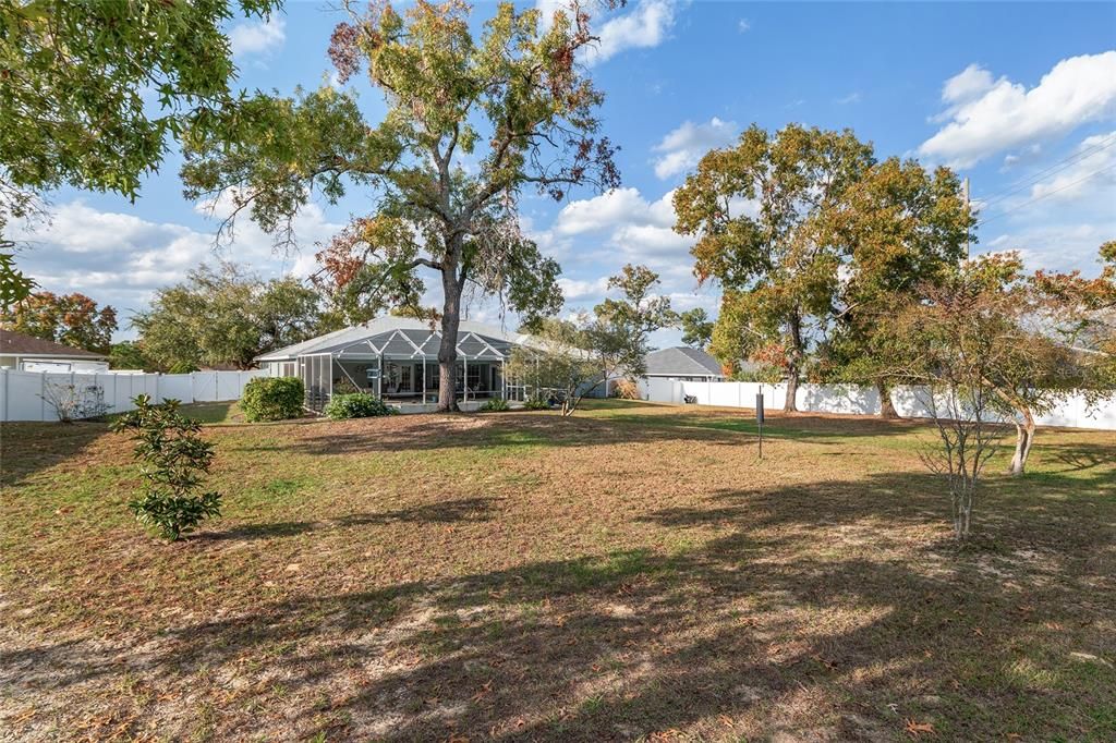 Active With Contract: $377,000 (3 beds, 2 baths, 1929 Square Feet)